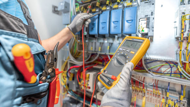 Best Licensed Electrician  in Lindenhurst, IL